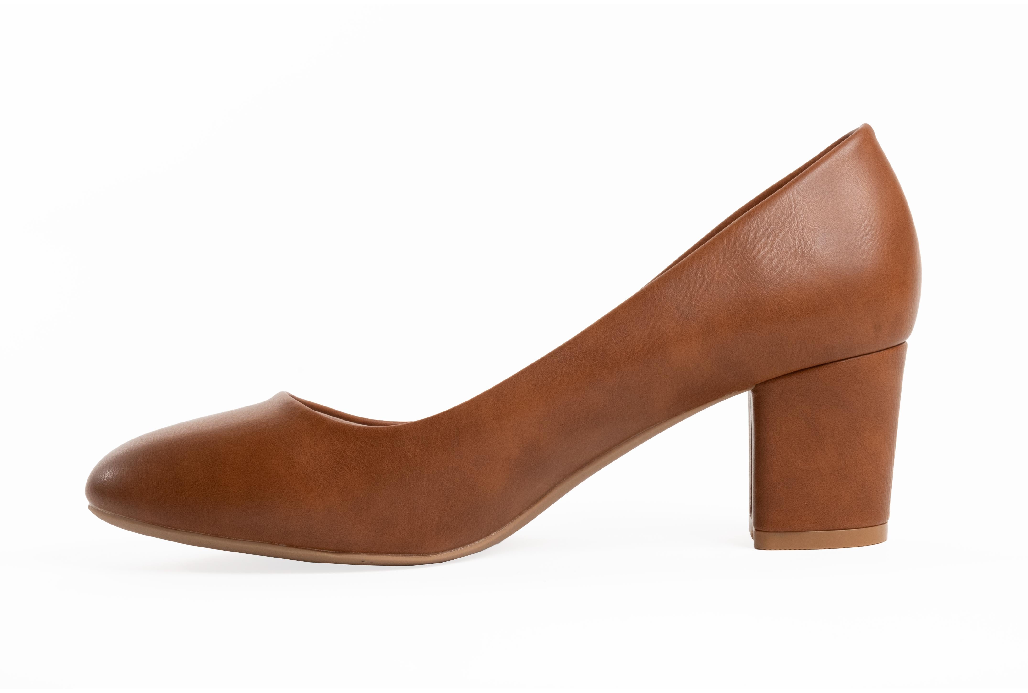 Cassie-1 Classic Low-Block Pumps with a Rounded Tip